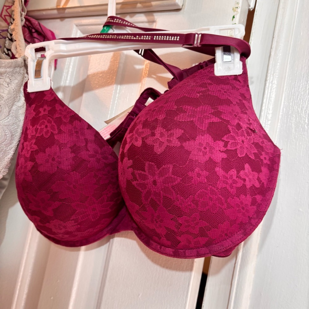 Pink Plush Full-Coverage Bra with Textured Design